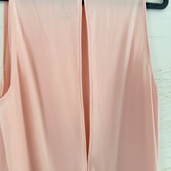 On. Running Pink Performance Tank | Size M | Lightweight & Breathable - Picture 5 of 8